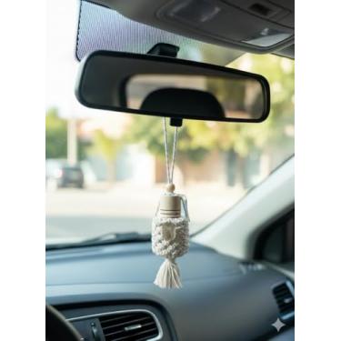 Imagem de Aromatizador de carros em macramê boho com quartzo fumê (tarocco goji)