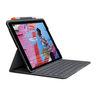 Imagem de Capa com Teclado Logitech Slim Folio para iPad 3ª Geração com Conexão Bluetooth LE e Resistente à Quedas, Arranhões e Respingos