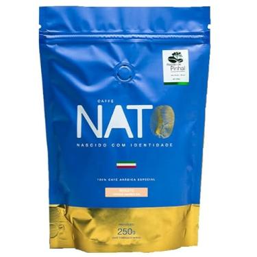 Imagem de Café Especial Torrado em Grãos 250g, Rosato Catucai Amarelo 2sl (Fermentado 85 horas), 100% Arábica, 89,25 Pts, Floral, Frutas Vermelhas, Frisante Rosé, Doçura Elevada, Acidez Tartárica Elegante, Encorpado, Cremoso E Finalização Marcante Doce.