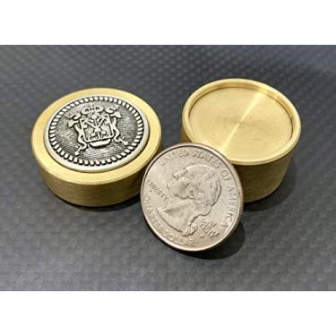 Imagem de Moeda Thru Caixa de latão Magic Trick – Versão 1/4 – Truque de moeda mágica de close-up