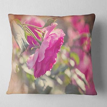 Imagem de Designart linda rosa flores florais, sala de estar, sofá, almofada de alta qualidade + capa de almofada impressa em ambos os lados 66 cm x 66 cm