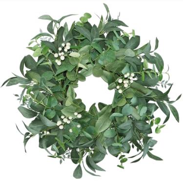 Imagem de BINFEN Guirlanda de eucalipto verde de 51 a 56 cm para porta da frente com frutas brancas – decoração de casa de fazenda realista para primavera, verão, outono e inverno para varanda, janela, parede e