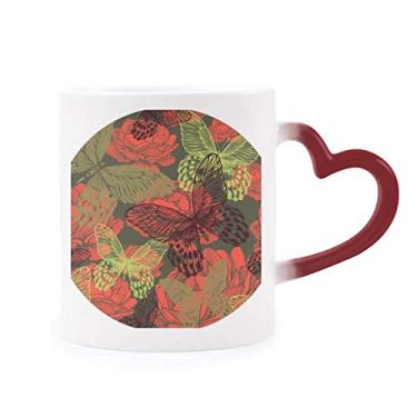 Imagem de Caneca vintage de borboleta em rosas sensível ao calor Caneca vermelha muda de cor