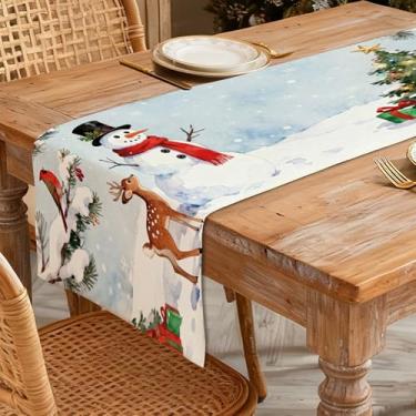 Imagem de Caminho de mesa de Natal 33 x 91 cm - Decoração de mesa de jantar de cozinha de inverno para decoração de casa, boneco de neve impresso, veado, árvore decorada, presentes e pássaros em cena de neve