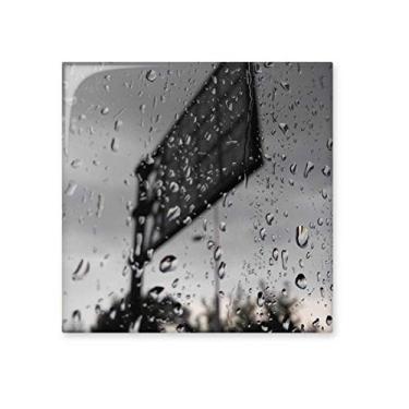 Imagem de Adesivo brilhante de azulejo de cerâmica no dia da chuva