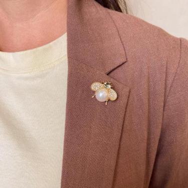 Imagem de Broche Abelha Dourada com Pérola e Strass - Camila Vanni