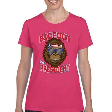 Imagem de Camiseta feminina Big foot for President Funny American Presidential Eleição Humor Voto Sasquatch cultura pop piada, Rosa choque, P