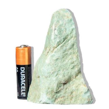 Imagem de 01 Quartzo Verde Pedra Pé Serrado 100 a 200g 6 a 9cm Tipo B - Cristais