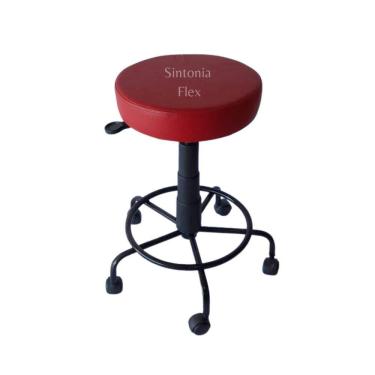 Imagem de Mocho estética com base de ferro com apoio de pé  com rodízio corano vermelho