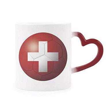 Imagem de Caneca de futebol com bandeira nacional da Suíça sensível ao calor Copo de grés que muda de cor vermelha