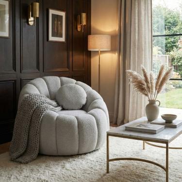 Imagem de Poltrona Decorativa Concha C/Almofada Boucle Cinza Claro Abobora - Montanaris Decor