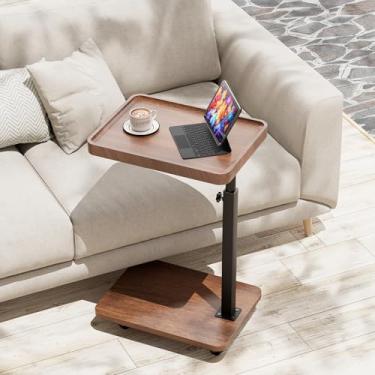 Imagem de Bandeja de TV, apoio de braço de sofá, bandejas de TV para mesa de comer, mesa lateral giratória de 360° ajustável para sofá, quarto, sala de estar, mesa de canto em forma de C (marrom + preto)