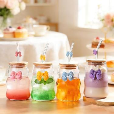 Imagem de 1 copo de vidro elegante com laço com tampa e canudo - Louça reutilizável listrada ondulada, ideal para leite, café e decoração de casa - perfeita para o dia dos namorados e celebrações, acessórios de