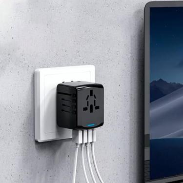 Imagem de Adaptador Universal com 2 USB e 2 USB-C Para 150 Países Viagem Internacional Tomada Universal Portátil com Carregamento Rápido