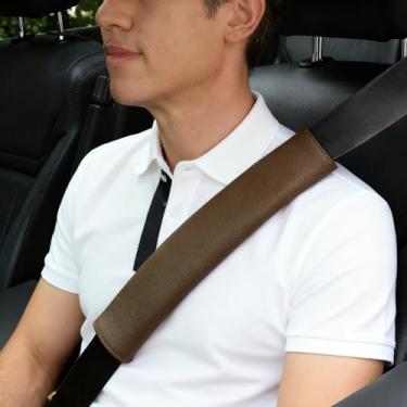 Imagem de GELVTIC Capas de cinto de segurança de carro para adultos crianças cinto de segurança de couro macio almofada de ombro protetor de almofada de pescoço acessórios de carro confortáveis caminhão SUV mochila de avião (SC01Coffee-12,5 cm-1 pacote)