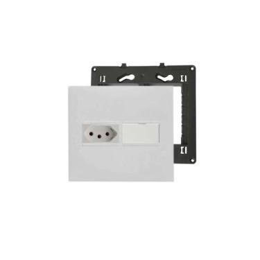 Imagem de Conjunto 4x4+Suporte+1 Mod Tomada 10A+Interruptor Pial Plus+ - Legrand