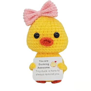 Imagem de KALAWALK Presentes de aniversário inspiradores para mulheres e homens, presente engraçado feito à mão de crochê, mini pato para irmãs amigas, adolescentes, suporte emocional, presente de apreciação de