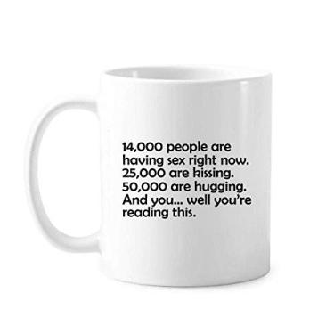 Imagem de Caneca clássica de cerâmica branca com citação Single Dog In Valentine's Day com alças 350 ml