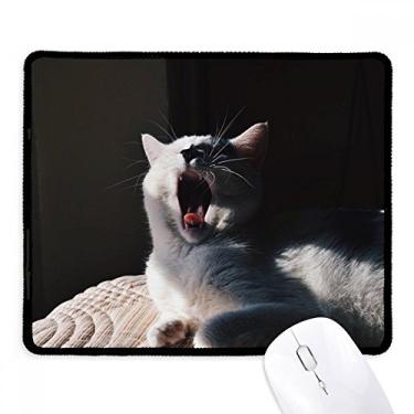 Imagem de Mousepad para fotografia de gato de bocejar com borda costurada, tapete de borracha para jogos