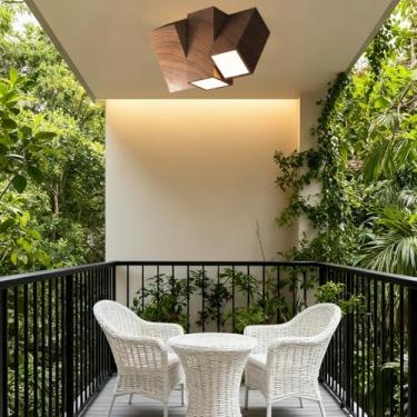 Imagem de Luminárias de teto LED modernas, luminárias pendentes para sala de estar na cor madeira, luminárias quadradas com design geométrico e intensidade de luz ajustável, adequadas para salas de es