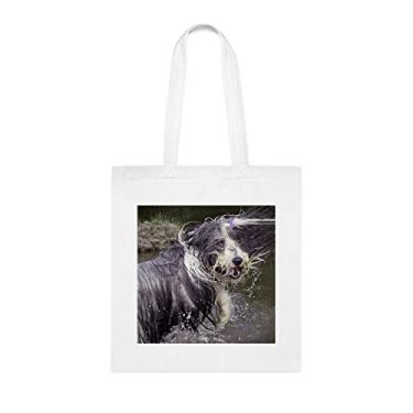 Imagem de Cartaz Bearded Collie brincando na água, sacola divertida, bolsa de ombro, bolsas reutilizáveis, cesta de Natal de aniversário, ideia de presente, Branco