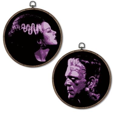 Imagem de Giosve Pôster emoldurado em tela redonda vintage roxo Frankenstein e noiva de Frankenstein, filme de monstro de terror gótico, esculturas de parede para decoração de casa, bar, caverna, 25 x 25 cm