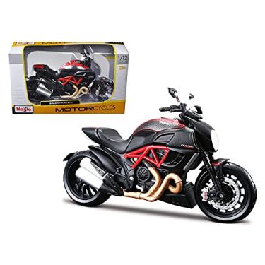 Imagem de A Ducati Diavel Carbon Bike 1/12 Modelo da Moto por Maisto