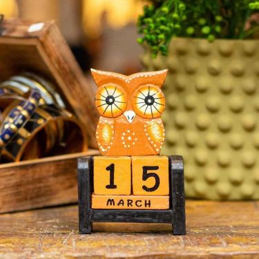 Imagem de Calendário Coruja Marrom De Madeira Balsa Importado De Bali