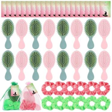 Imagem de XEQWZVFR 24 conjuntos de lembrancinhas de festa de bruxa rosa verde e rosa com mini escova de cabelo, lembrancinhas de festa de bruxa e princesa, cartões de presente para fãs de filmes, bolsa para