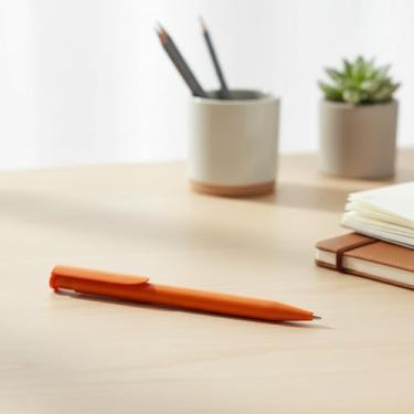 Imagem de Caneta Plástica, Laranja, Tinta Azul, Material Plástico, Design Funcional, Multiuso, Ideal para Trabalho, Estudo e Viagens