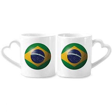 Imagem de Conjunto de canecas de porcelana para casais de futebol com bandeira nacional do Brasil e coração