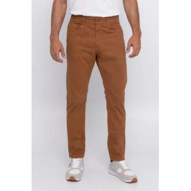 Imagem de Calça slim masculina em sarja caramelo