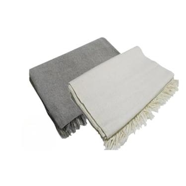 Imagem de Conjunto de mantas extragrandes para sofá (2 peças), dimensões 300 x 180 cm, material de algodão puro, com finalidades decorativas e protetoras. (Cinza Chumbo + Cru)