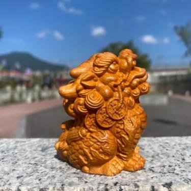 Imagem de FENNYYAR Requintada escultura em madeira Kylin, estatueta de besta auspiciosa que atrai riqueza, 6,1 cm 6 cm, estátua de decoração de casa e escritório