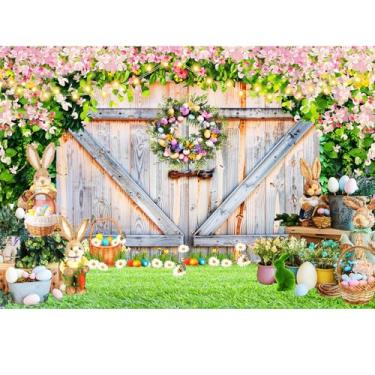 Imagem de Pano de fundo de foto de Páscoa para fotografia, flores de jardim de primavera, cenários rústicos de porta de celeiro para sessão de fotos, coelho, ovos coloridos, grama verde, decorações de festa de