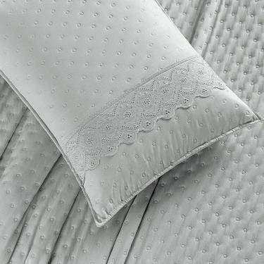 Imagem de Kit Cobre Leito Colcha Bouclê Queen Laise Bordada Micropercal 200 Fios 3 Peças - Cinza Geada