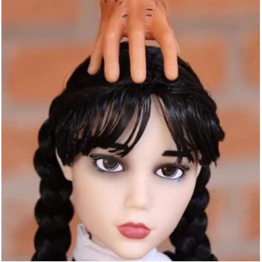 Imagem de Boneca Wandinha Com A Mãozinha Original Babybrink 45cm