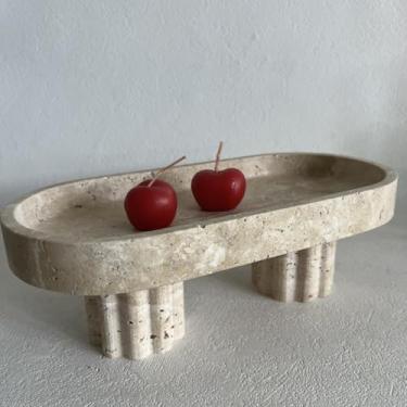 Imagem de SAIDKOCC Bandeja decorativa oval de travertino natural com pernas recortadas, 25 x 12 cm, organizador de joias (travertino bege)