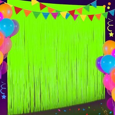 Imagem de BAHABY Pacote com 2 artigos de festa que brilham no escuro, 9,5 x 1,8 m, decorações de festa neon com franjas, cortinas de fundo com franjas, telhas de tinsel e estrelas que brilham no escuro - verde