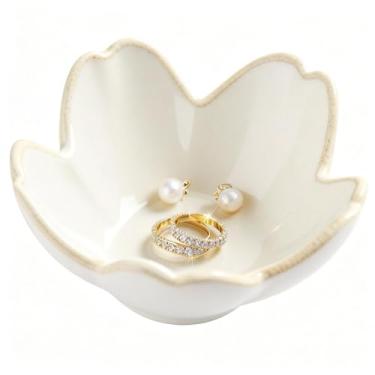 Imagem de Prato de joias de flor branca pérola bandeja de suporte de anel de cerâmica para penteadeira, tigela pequena de bugiganga estética mesa-de-cabeceira/decoração de banheiro, presente feminino para Natal