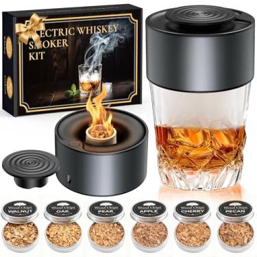 Imagem de Kit de defumador de uísque elétrico com isqueiro embutido recarregável e luz LED, 6 lascas de madeira aromatizadas para kit de defumador antiquado, bourbon, coquetel para homens e marido