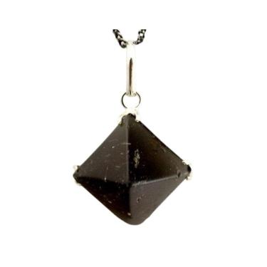 Imagem de Colar Pirâmide Pedra Quartzo Fumê Natural Garra Prata 950