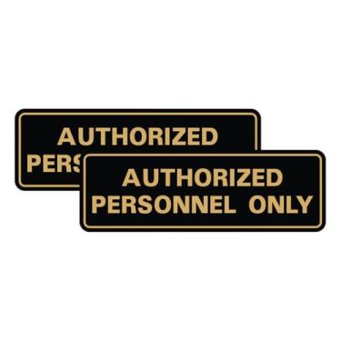Imagem de Placa de parede ou porta padrão AUTORIZADA SOMENTE PESSOAL - Sinalização de conformidade - Controle de acesso seguro - Instalação fácil - Ouro escovado - Médio (pacote com 2)