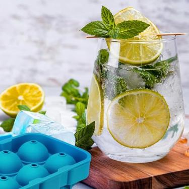 Imagem de Bandeja de silicone para cubos de gelo com tampa, molde quadrado de 6 cavidades, bandeja de gelo de fundo macio de fácil liberação para uísque, coquetéis e bebidas, azul celeste