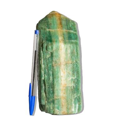 Imagem de 01 Aventurina Verde Pé Bico e Corpo Polido 1,8Kg 19cm Tipo B