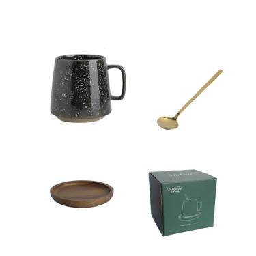 Imagem de Xícara de café e chá de cerâmica com pires de madeira de acácia natural (236 ml), melhor para latte, cappuccino, chá ou expresso. Caneca artística de porcelana não esmaltada (ponto preto e branco)