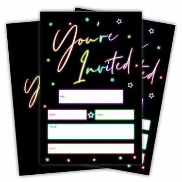 Imagem de JCVUK Convites de aniversário - Retro Glow Neon You're Invited! - 20 peças de cartões de convite e envelopes de preenchimento dupla face para meninos, meninas, lembrancinhas e suprimentos de festa de