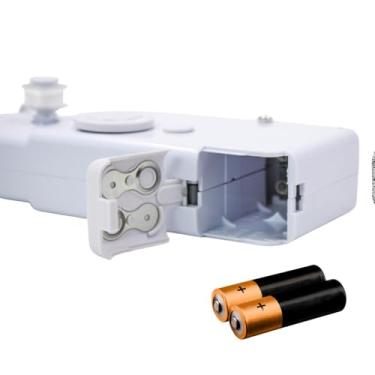 Imagem de Mini Máquina de Costura Portátil, Branco, Plástico e Metal, Alimentação a Pilha, 20x6,5x5cm, com Agulhas e Carretéis, Costura Reta