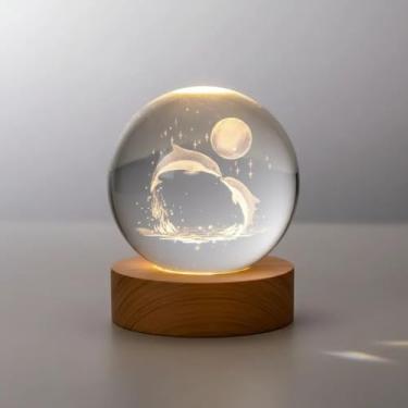 Imagem de Luminária Golfinho 3D LED Bola De Cristal Base De Madeira Decoração Mesa Leitura Presente