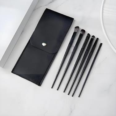 Imagem de Conjunto de 6 pincéis profissionais de sombra com estojo de couro, pincéis portáteis de maquiagem para olhos pretos para misturar vincos e maquiagem de precisão para os olhos
